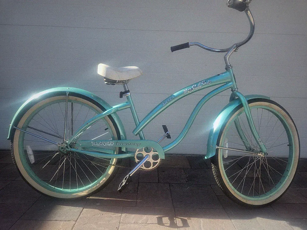 Firmstrong Bella Womens Classic Beach Cruiser Bicycle 26 In - Single Speed Bike